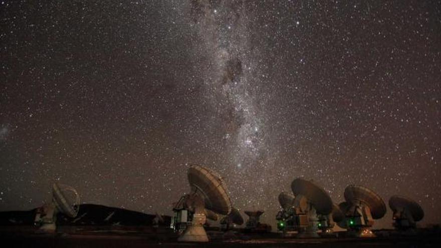 Quince antenas del proyecto ALMA en el desierto de Atacama.