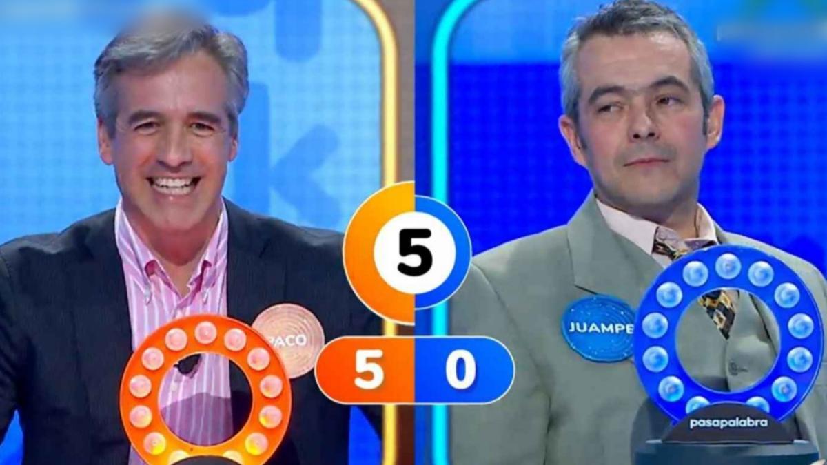 Paco de Benito y Juanpe Gómez en el primer programa de 'Pasapalabra' con Roberto Leal