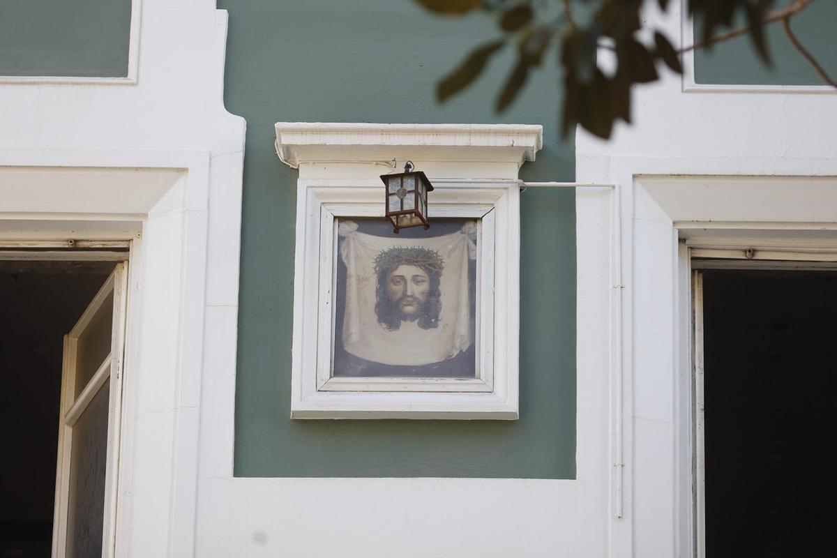 Imagen de la Santa Faz presente en el Portal de Elche.