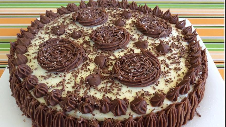 Recetas fáciles: La tarta de chocolate y nuez que te desaparecerá de la  mesa en diez minutos