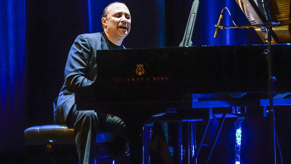 Michel Camilo durante el concierto que ofreció en el Auditorio Alfredo Kraus en 2016 con motivo de la apertura del Festival Internacional de Cine de Las Palmas. | | JOSÉ C. GUERRA