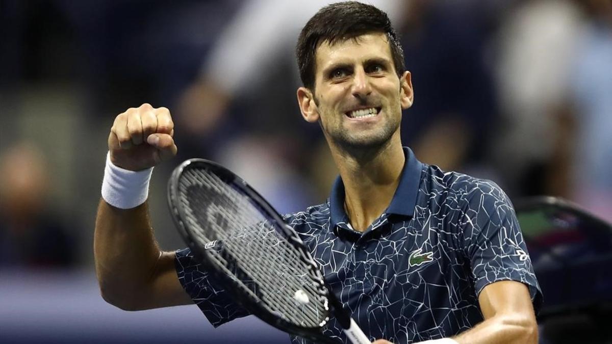 Novak Djokovic expreaa su alegrías tras eliminar a Kei Nisihikori en la semifinal.