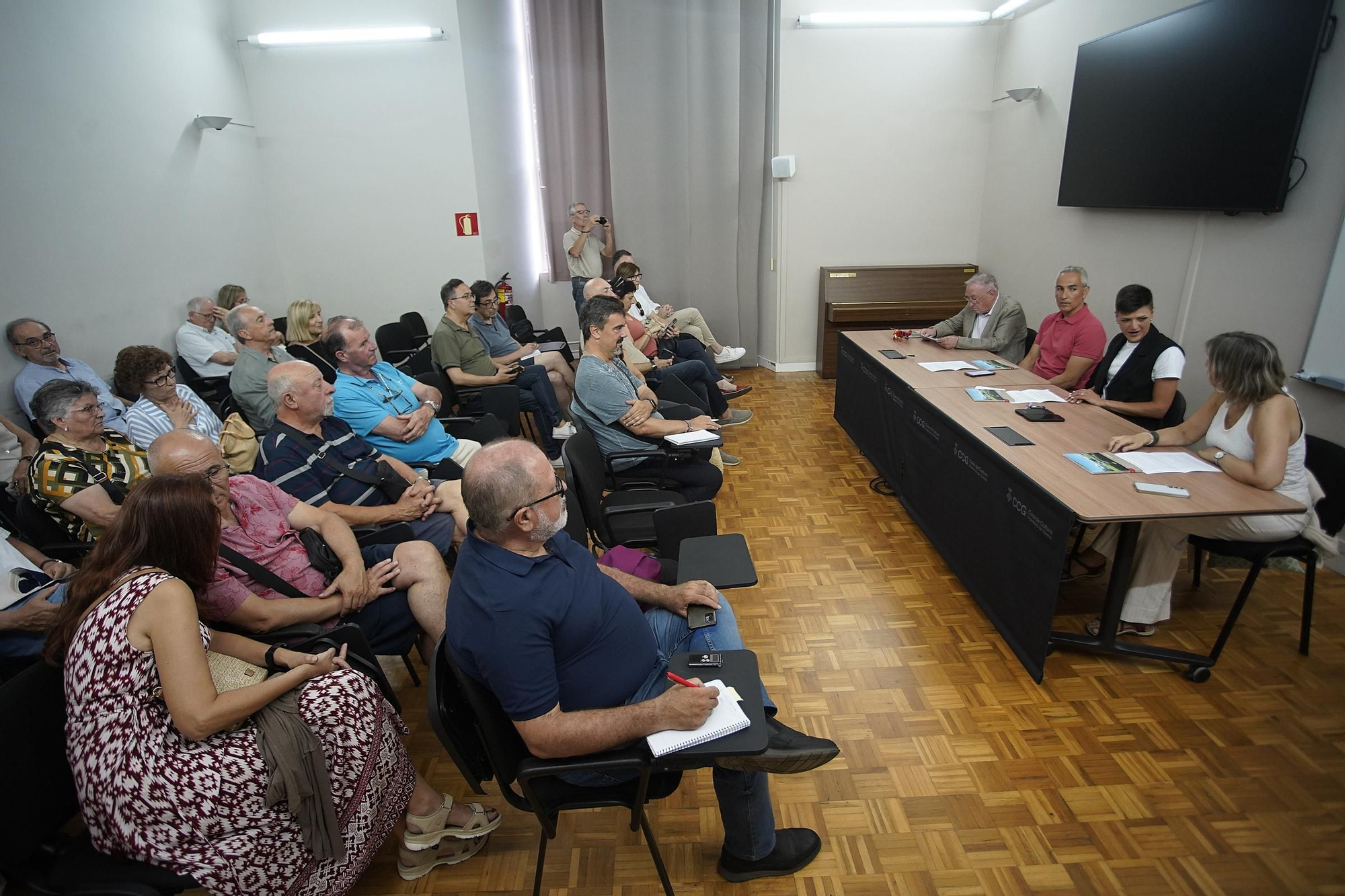 Les fotos de la presentació del llibre "L’aviació", un nou volum dels "Quaderns de la Revista de Girona"
