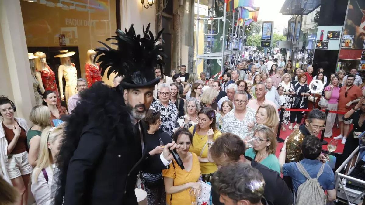 Un espectáculo en la Shopping Night de Córdoba 2025.