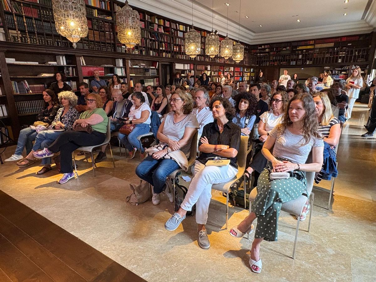 Público asistente a la ponencia de Pedro Olalla.