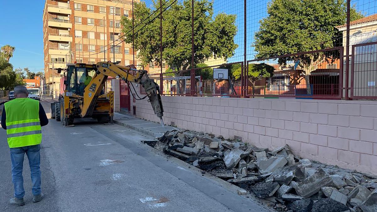 Obras en la calle Virgen de Begoña en el Port de Sagunt