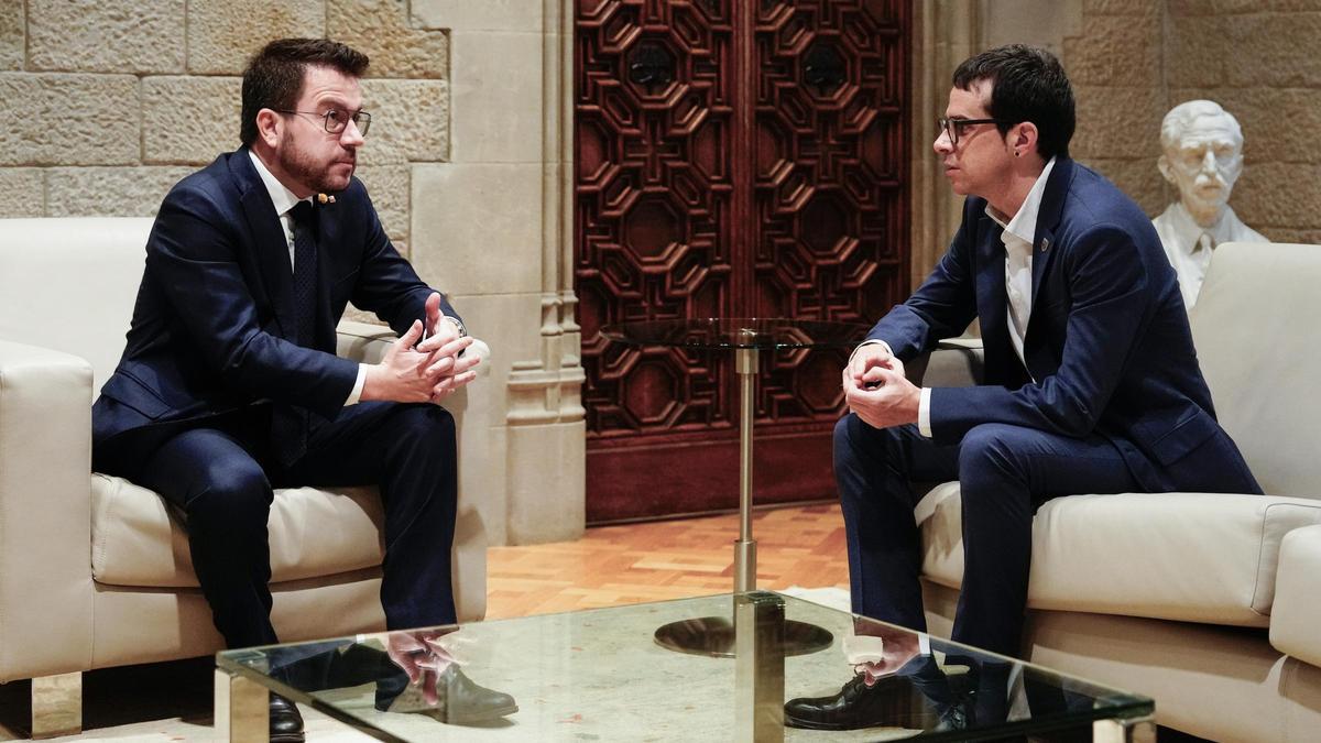 Pere Aragonès y Pello Otxandiano en su encuentro de febrero en la Generalitat.