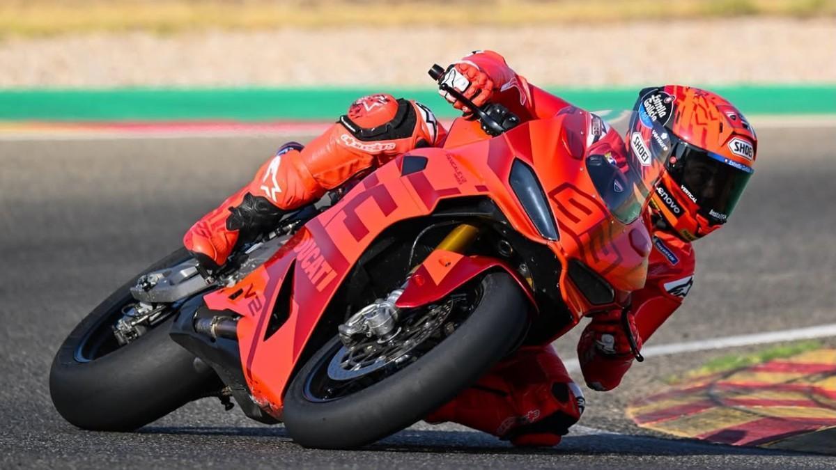 Márquez vuelve al trabajo con una sesión entre amigos en Motorland