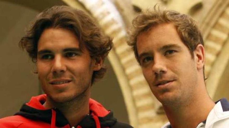 Nadal y el francés Gasquet posan ayer en Córdoba.