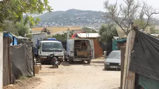 Todo el dispositivo listo para el desalojo del asentamiento chabolista de Ibiza Can Rova 2