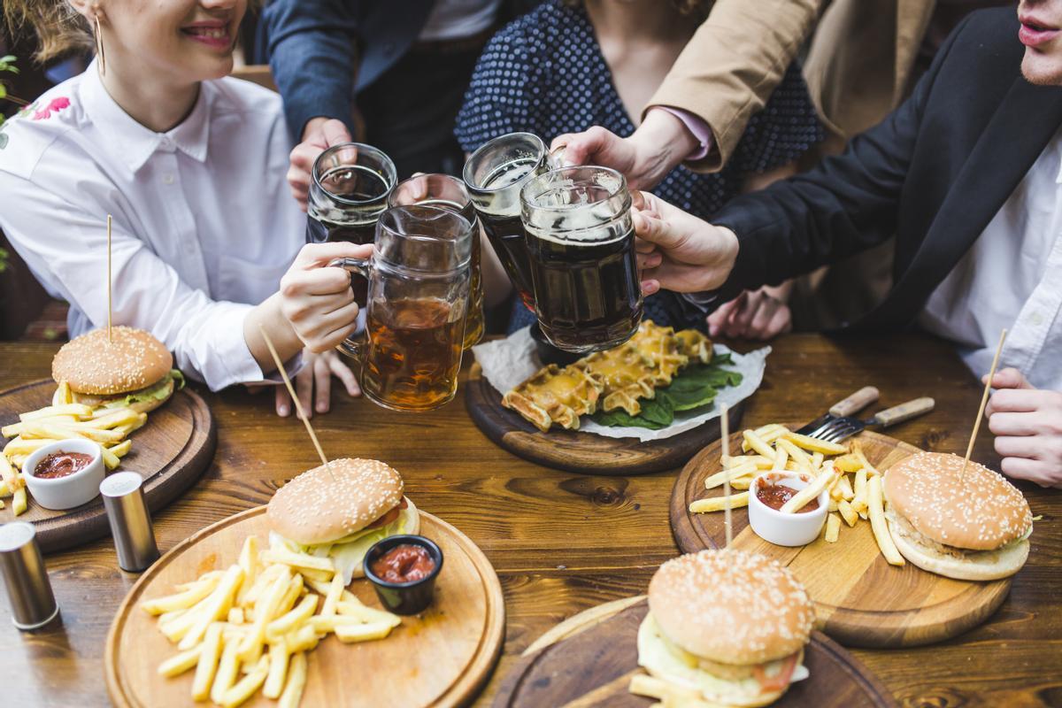 La hamburguesa se ha convertido en uno de los alimentos fast food por excelencia.