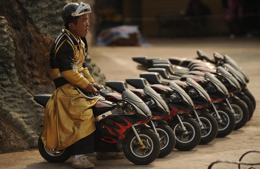 Trabajador del parque temático de Kunming.