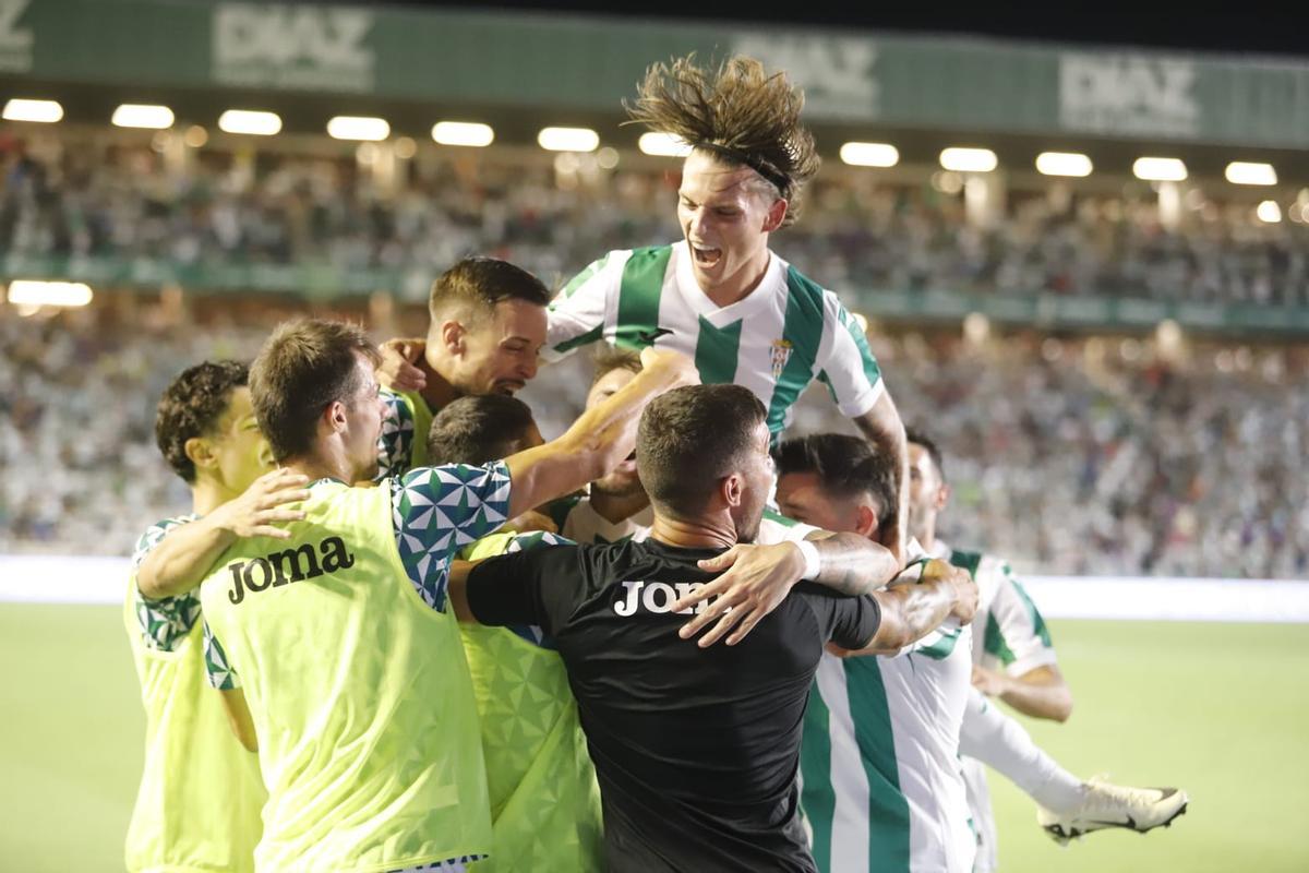 Córdoba CF-Burgos | Las imágenes del partido de Liga Hypermotion en El Arcángel