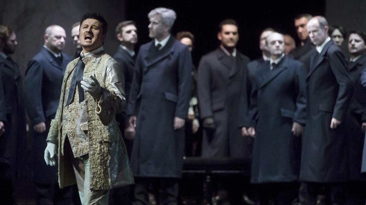 El tenor Piotr Beczala (izquierda), en un ensayo de 'Un ballo in maschera' en el Liceu.