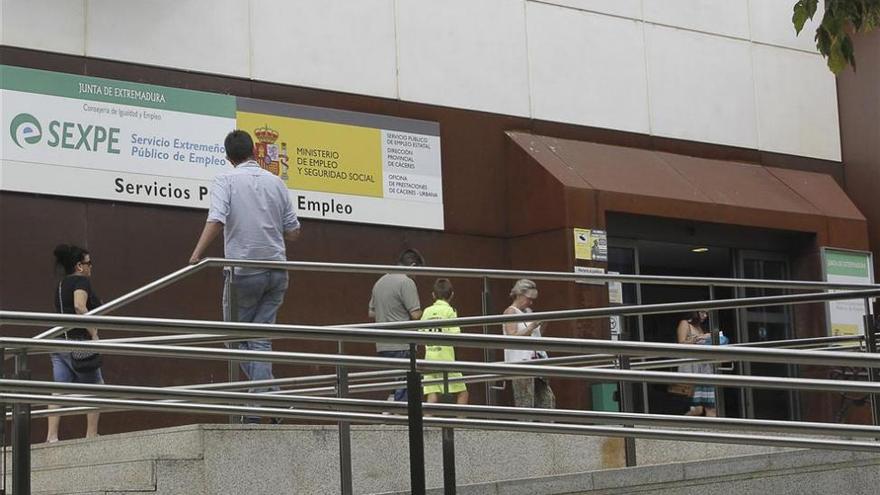 El desempleo bajó en Extremadura en 11.300 personas en 2015