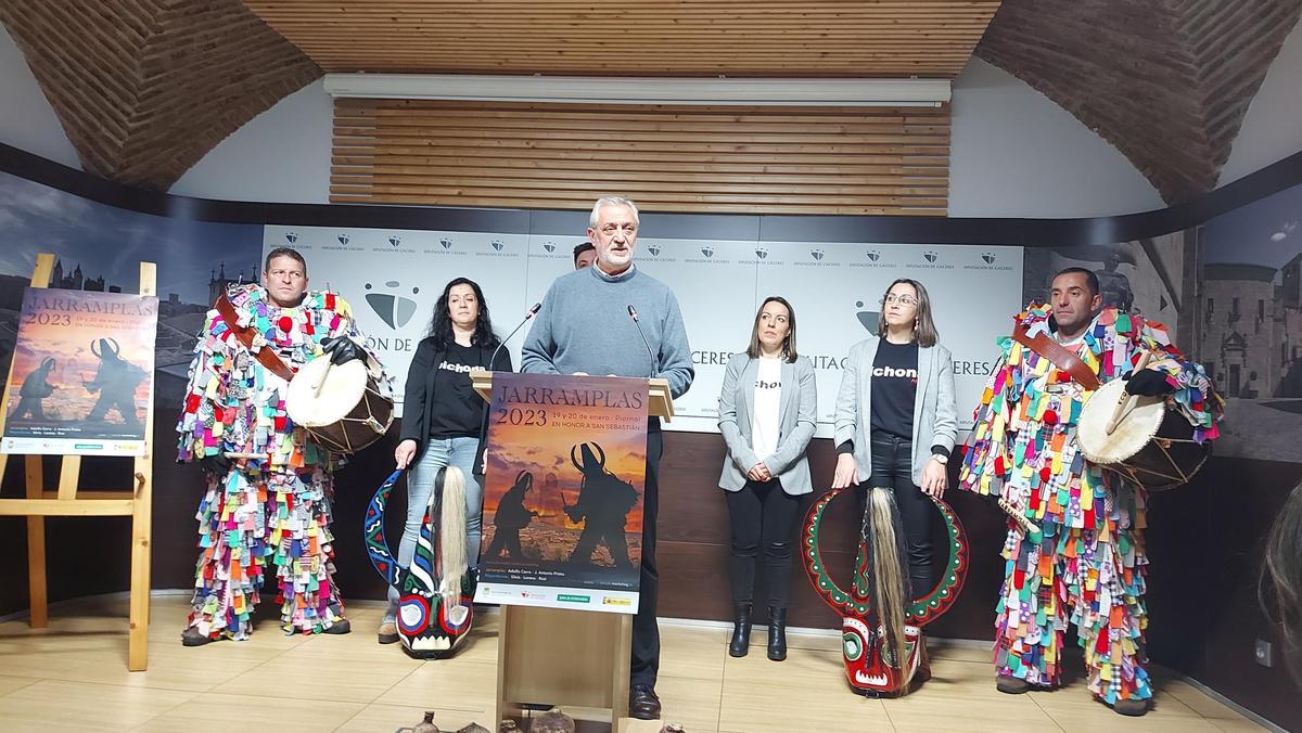 Carlos Carlos, presidente de la Diputación de Cáceres, en la presentación de Jarramplas.