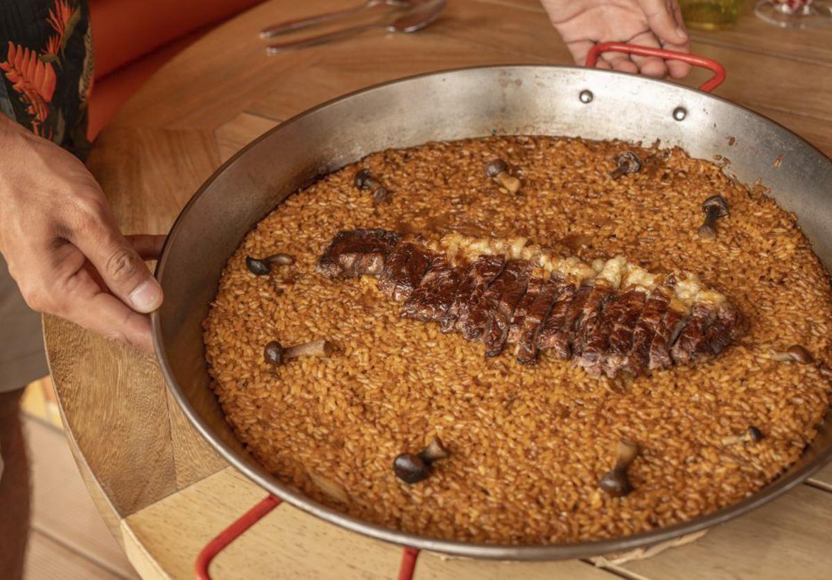Arroz de lomo bajo madurado y setas. |  | MAR TORRES