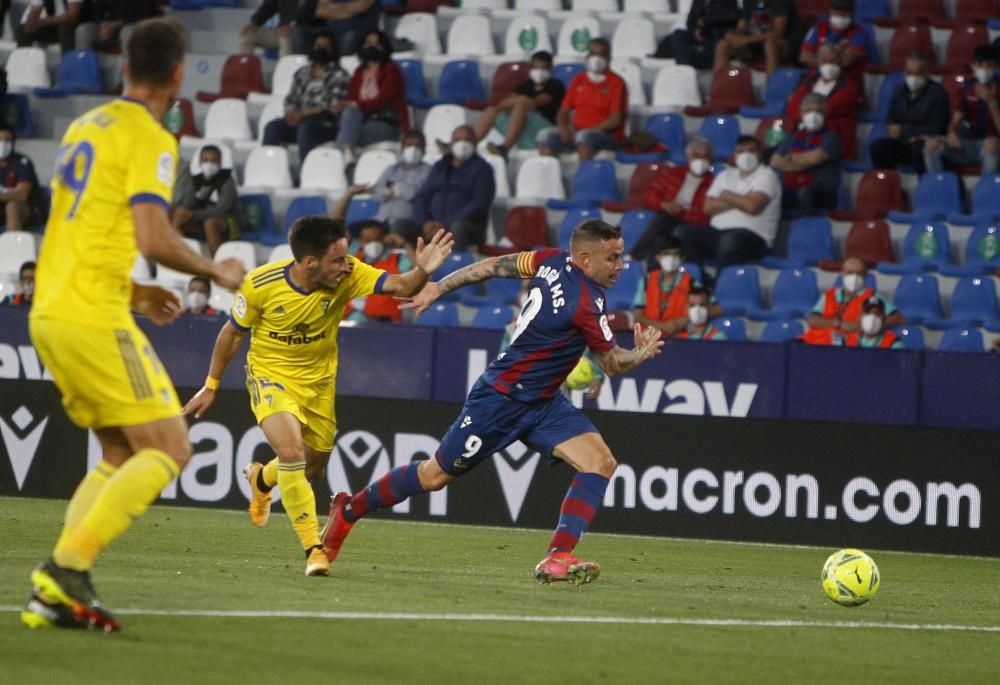 Levante UD - Cádiz, en imágenes