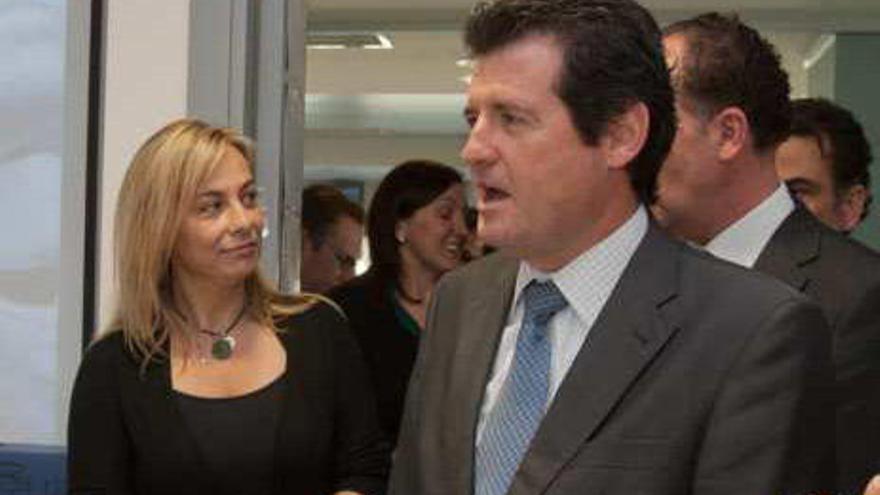 José Císcar, junto a la alcaldesa Castedo, en un acto reciente.