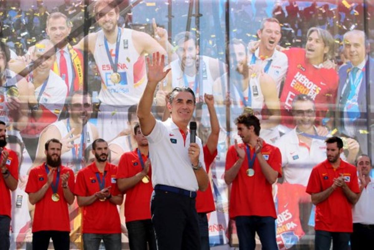 LA SELECCI?N FESTEJA EL T?TULO DEL EUROBASKET EN MADRID LA SELECCI?N FESTEJA EL T?TULO DEL EUROBASKET EN MADRID