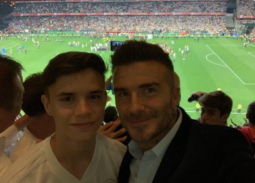 David Beckham y su hijo Romeo, dos valencianistas más