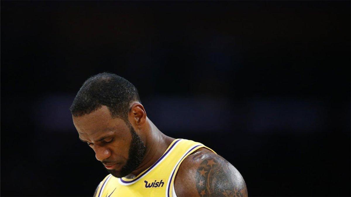 LeBron James no ha tenido un buen debut en los Lakers