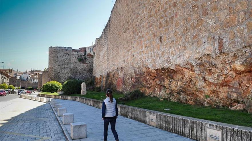 Actuarán en Higuerillas por daños en la base de la muralla