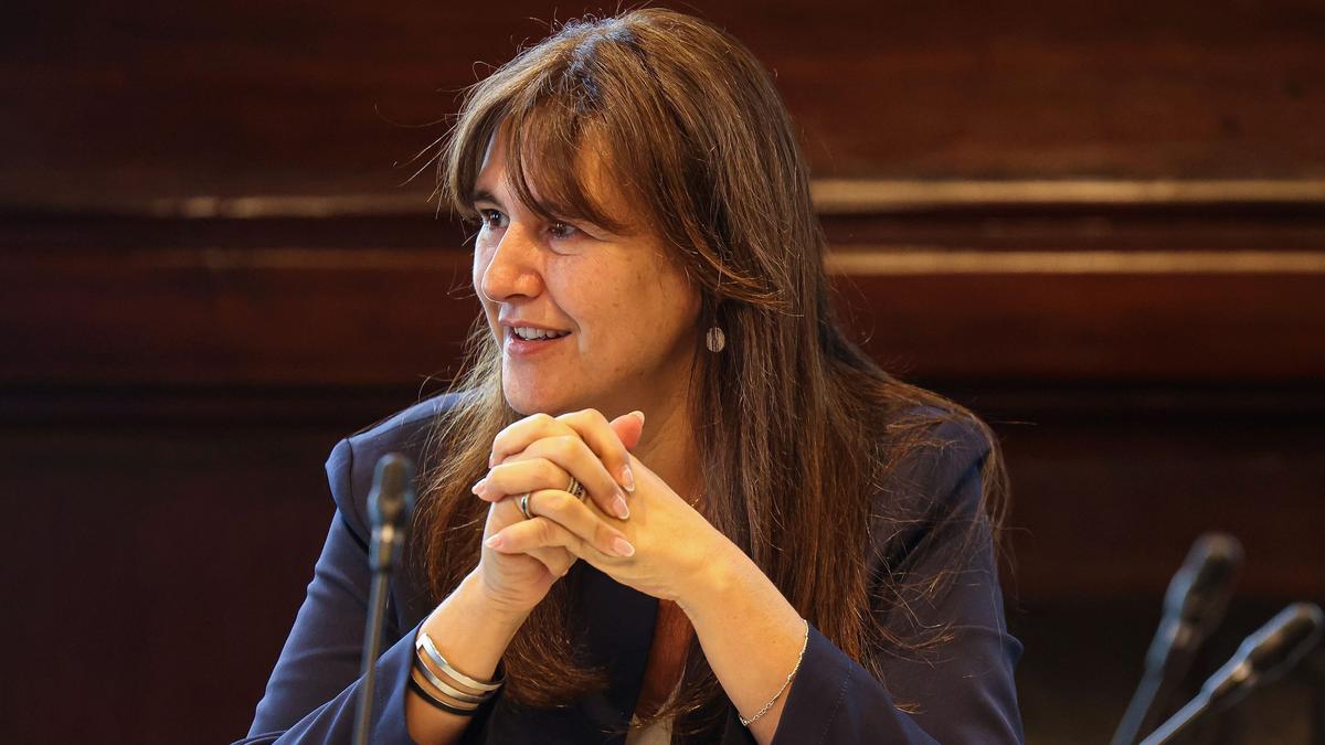 La presidenta del Parlament, Laura Borràs, en una reunión de la Mesa.