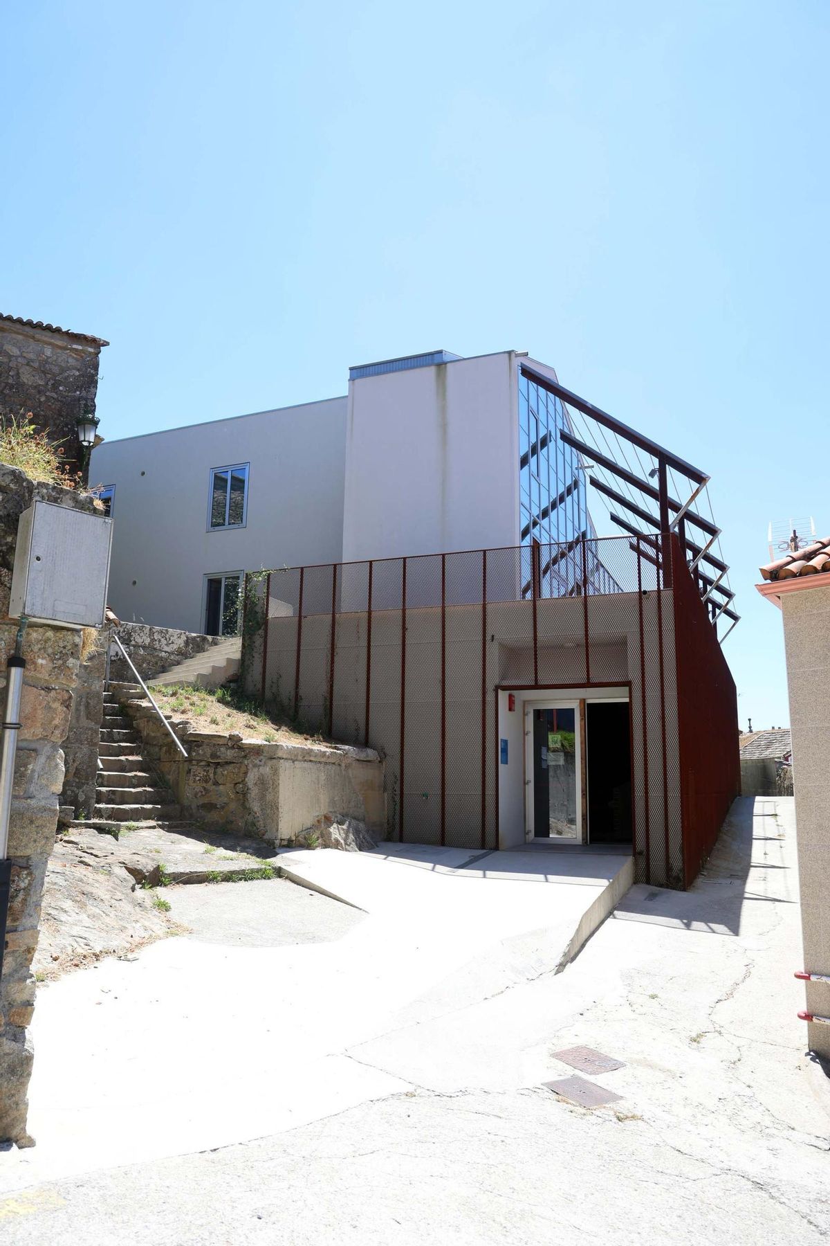Exterior del albergue de peregrinos, en Carril (Vilagarcía de Arousa).