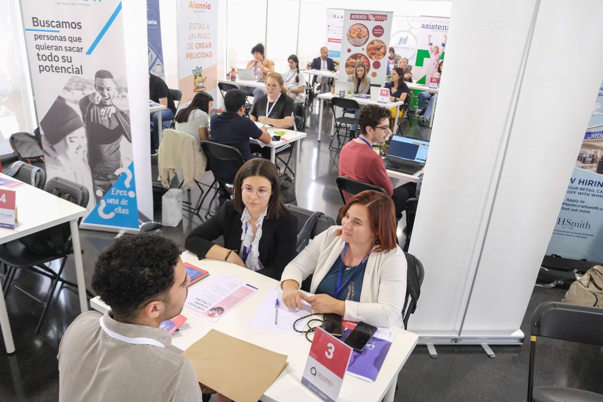 Una feria de empleo en Elche.