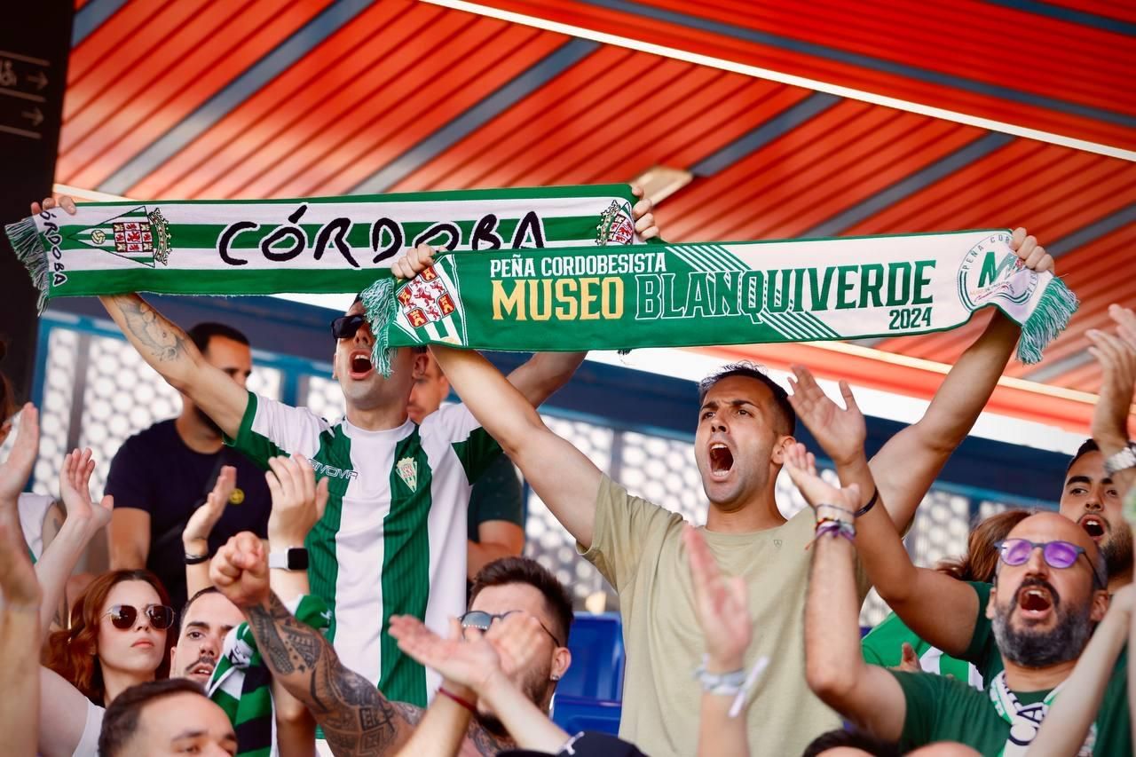 Barcelona B-Córdoba CF | La afición cordobesista, en imágenes