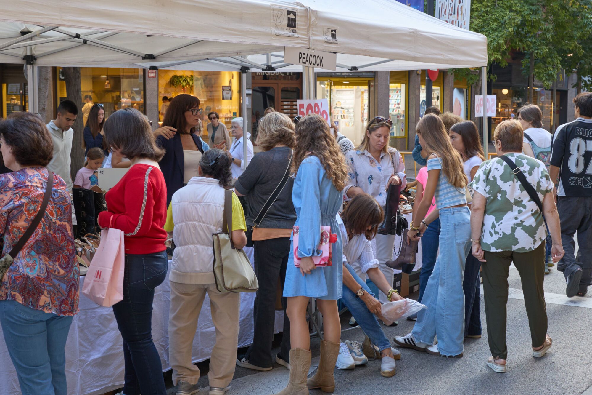 Botiga al carrer al c/ Migdia