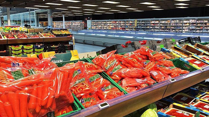 Interior d&#039;un dels centres Gros Mercat renovats a Figueres.