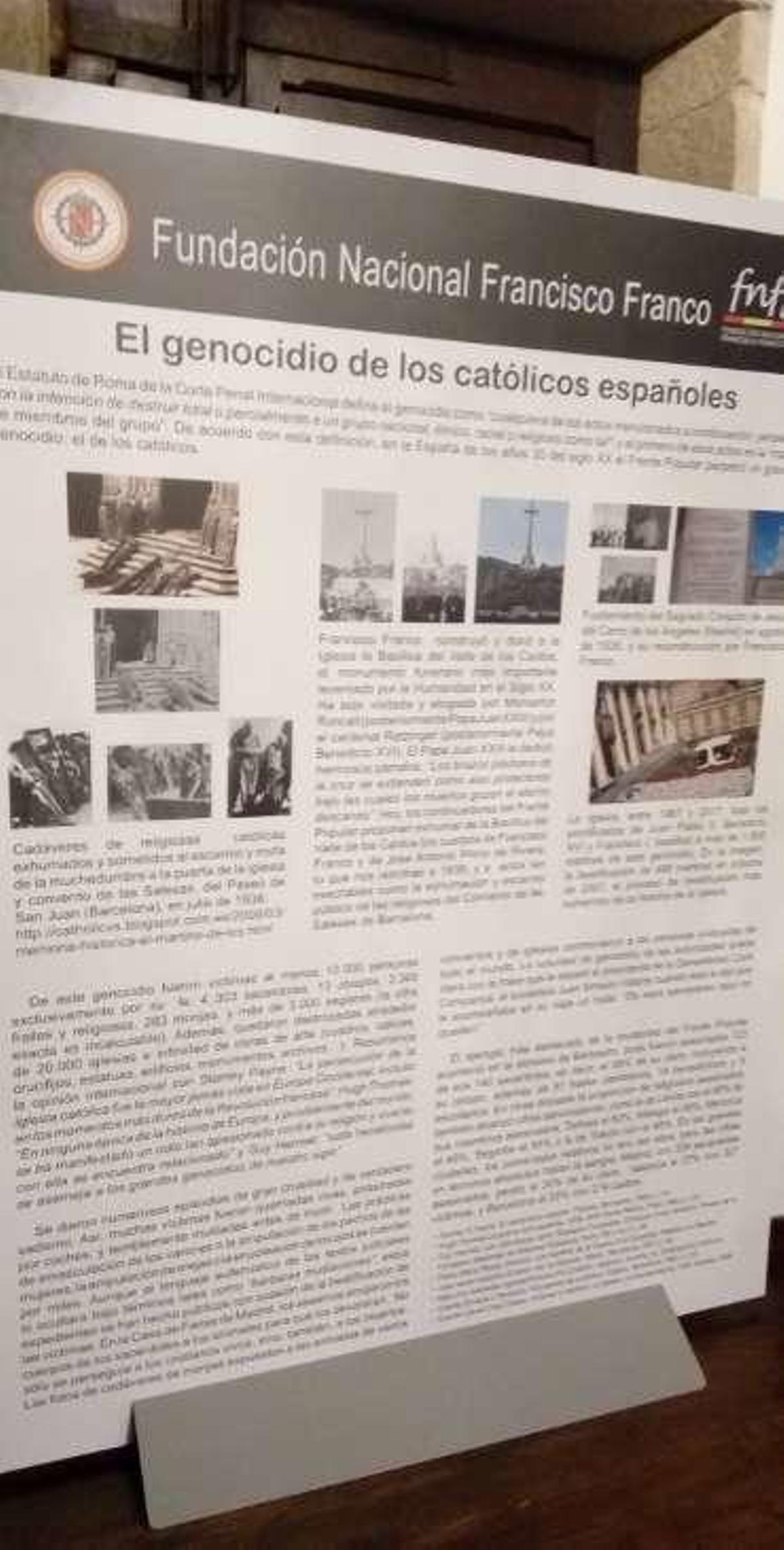 Panel instalado en la capilla.