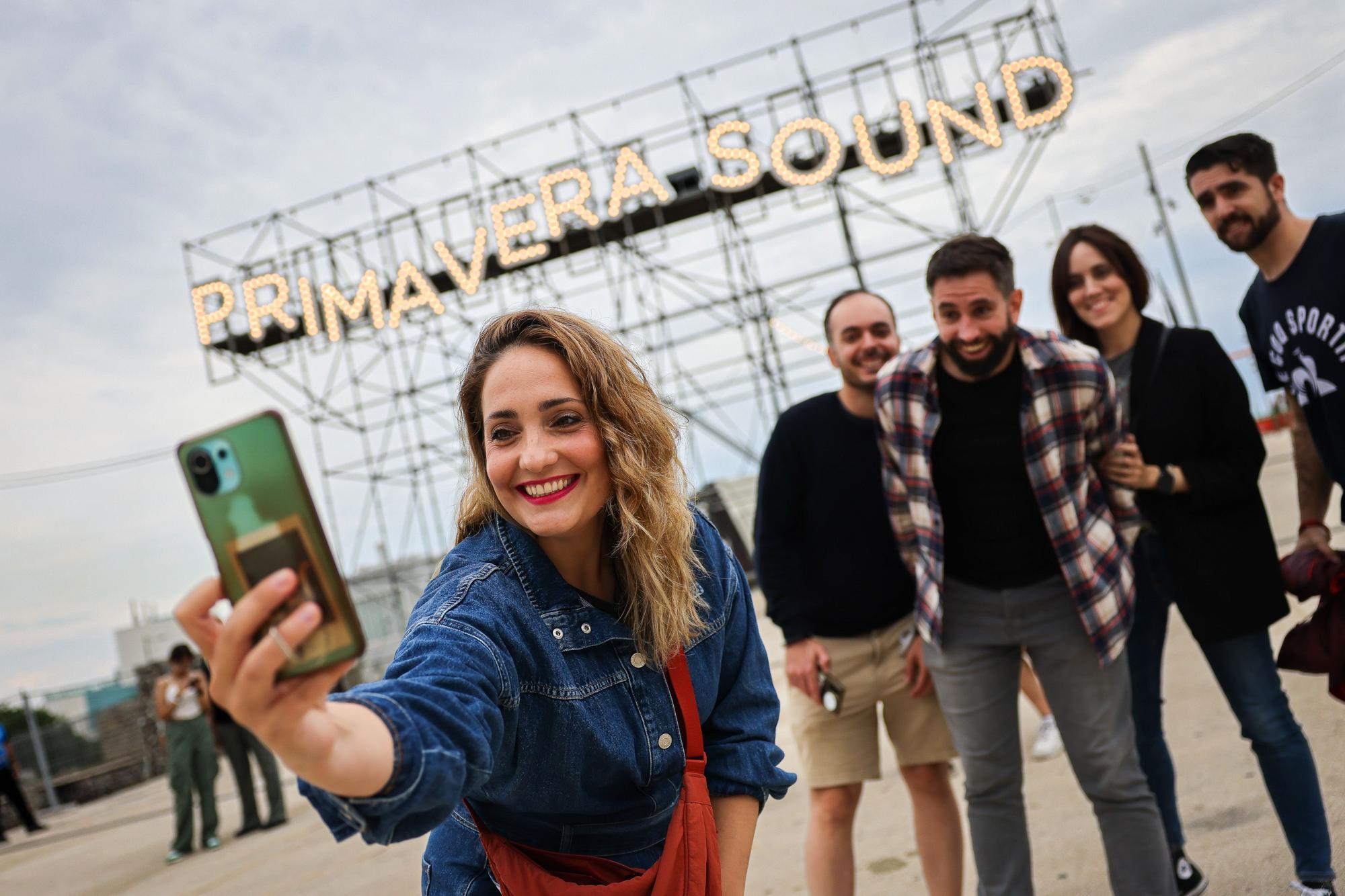 Públic accedint al Primavera Sound 2023 durant la jornada inaugural