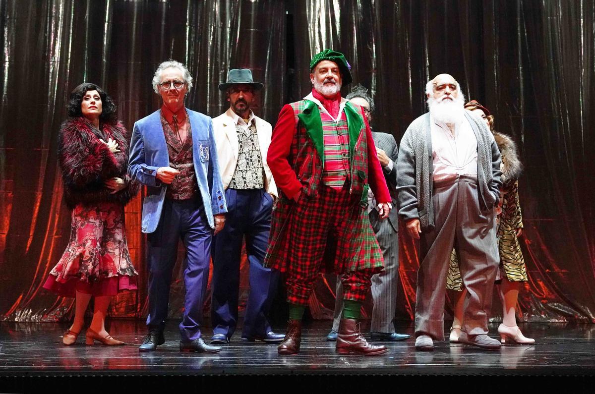 Pase gráfico de la obra musical de Antonio Banderas, "Gypsy"
