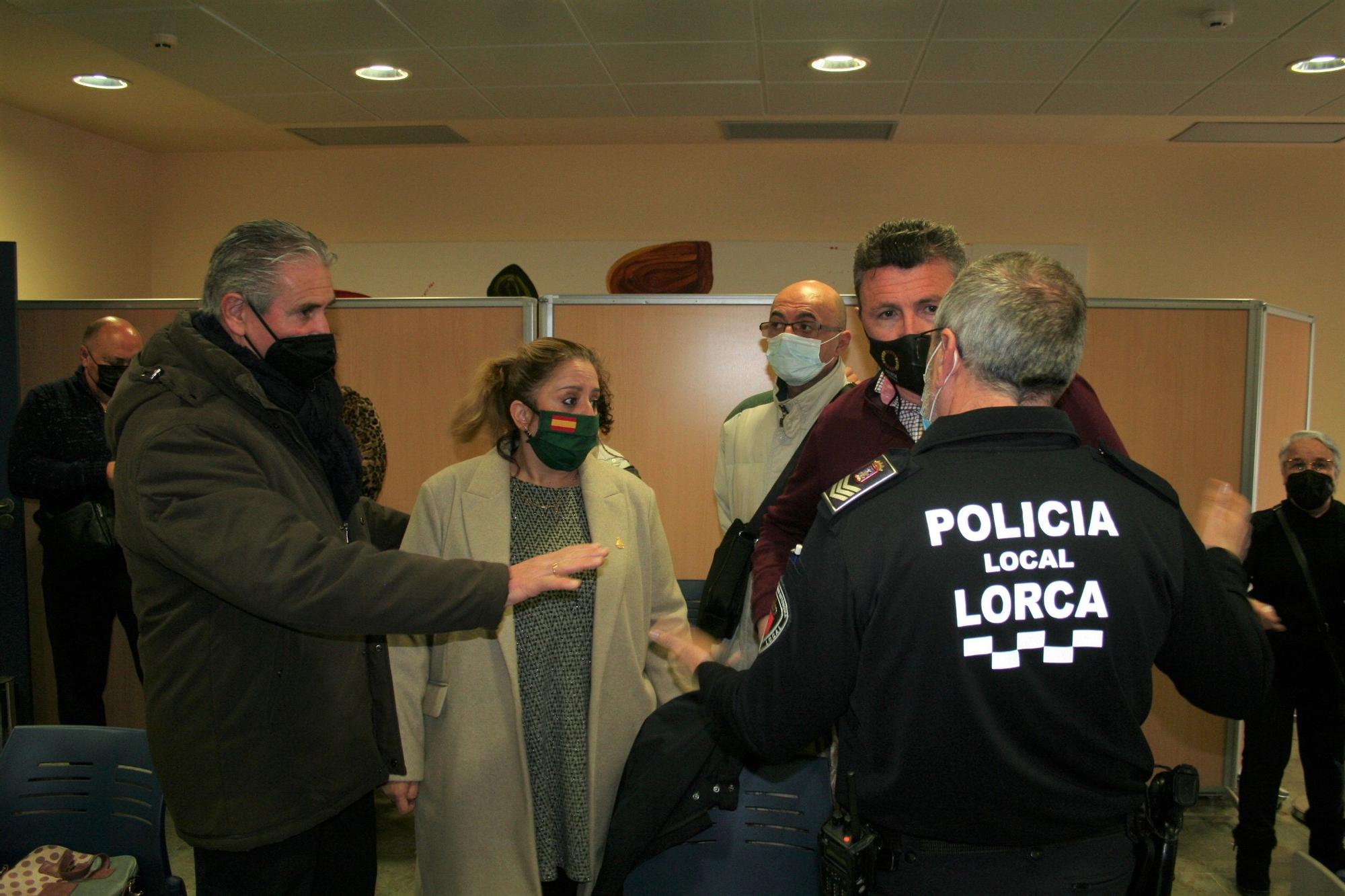 Así ha sido el asalto de los ganaderos al Pleno municipal de Lorca