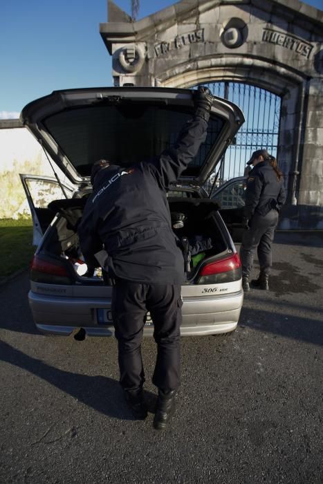 Control de la Policía Nacional en Avilés