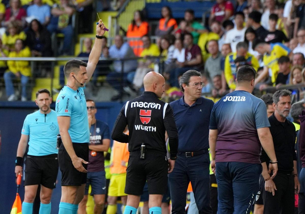 La jugada que cambió el Villarreal-Sevilla: «Voy contigo: mano del delantero, ¿vale?»