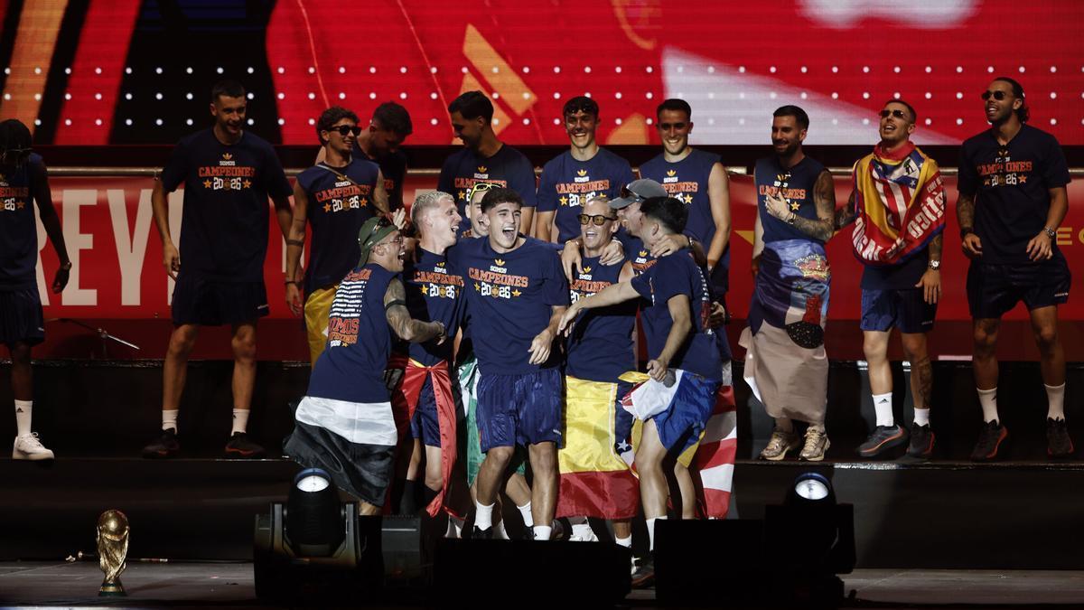 la España más feliz inunda las calles de Madrid por el Mundial de «26 fantásticas personas»