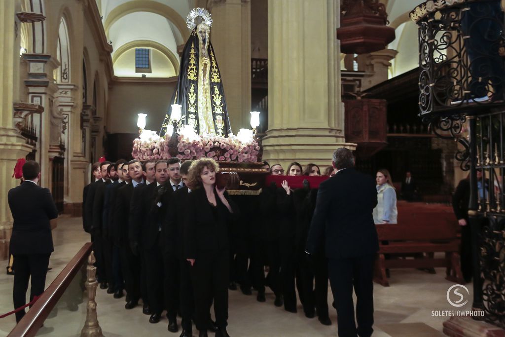 Procesión de la Virgen de la Soledad de la Hermandad de La Curia de Lorca, en imágenes