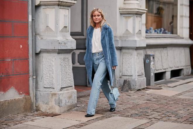 Look con pantalones vaqueros visto en el 'street style' de Copenhague