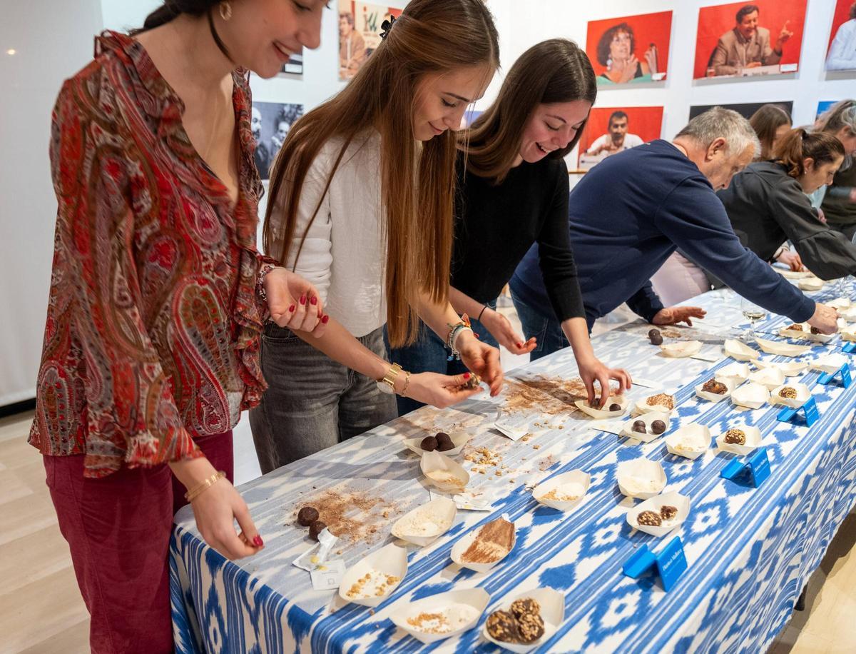 Cuinar amb consciència: Carlota Sobrino i el seu 'brownie' saludable sense forn.