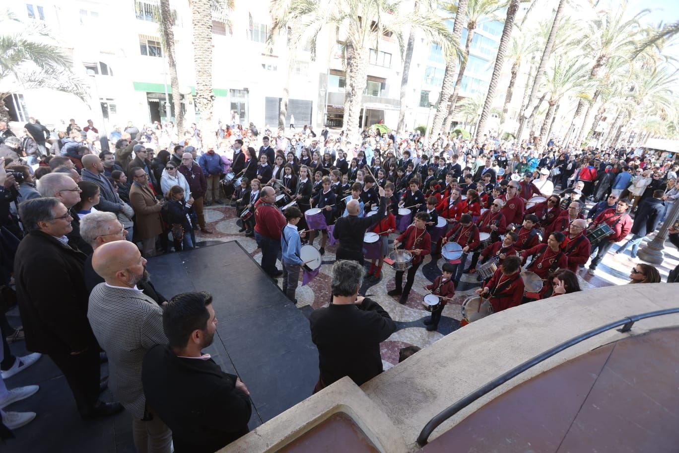 Así ha sido la Tamborrada que da inicio a la Semana Santa en Alicante