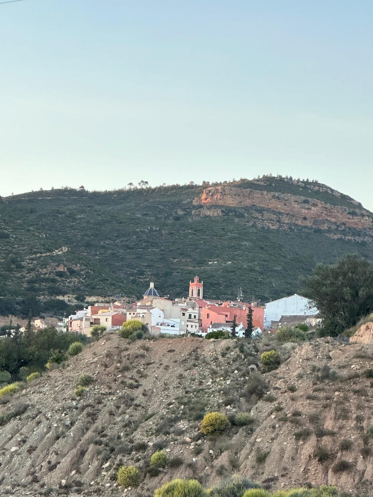 Vista aérea de donde se ubicaría el vertedero en el municipio de Losa del Obispo.