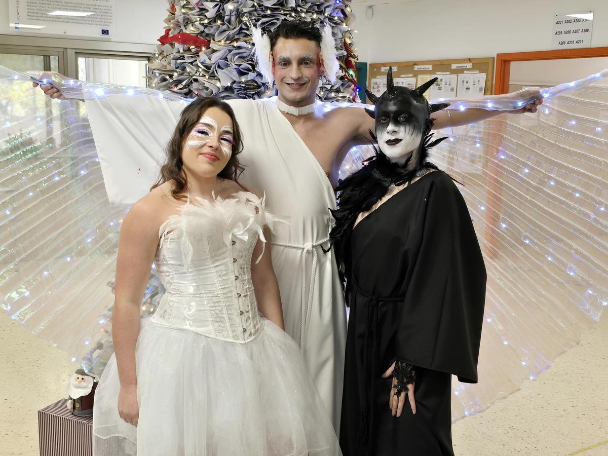 Alumnos de Caracterización que participaron en el acto del IES de Teis