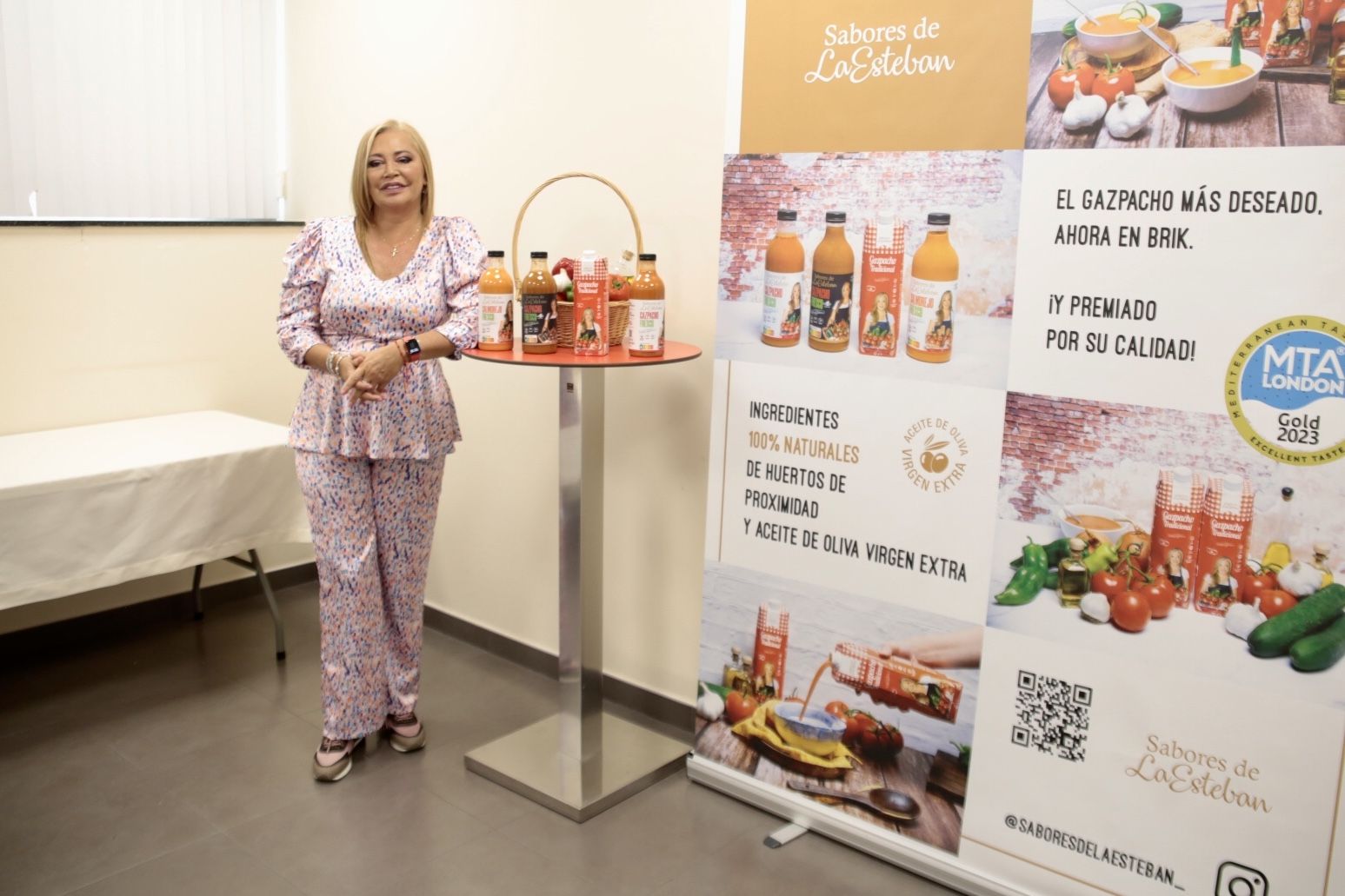 Belén Esteban visita en Alhama la empresa de gazpacho Cool Veg