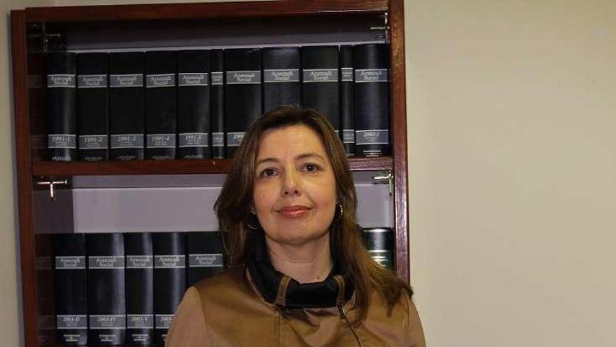 Alicia López, ayer, tras su toma de posesión en Ourense. // I.Osorio