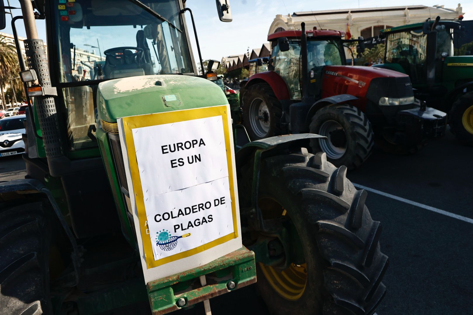 La tractorada de los agricultores valencianos, en imágenes