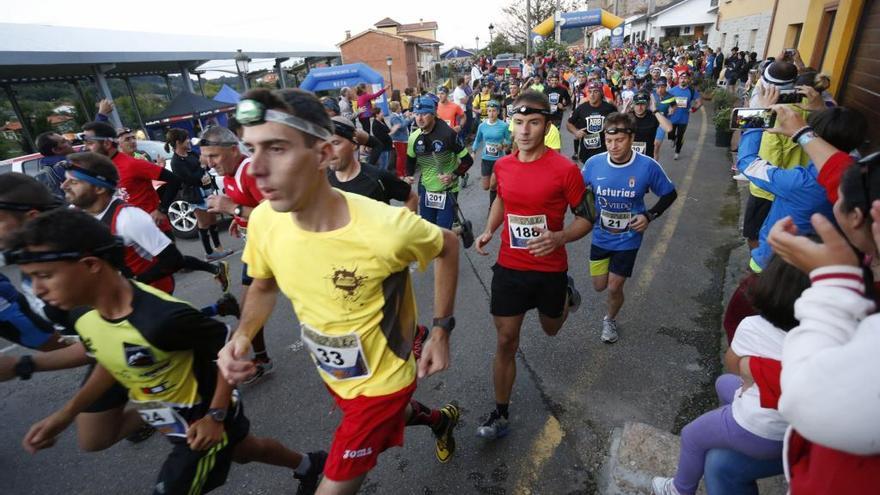 Participantes en una carrera, en La Callezuela.